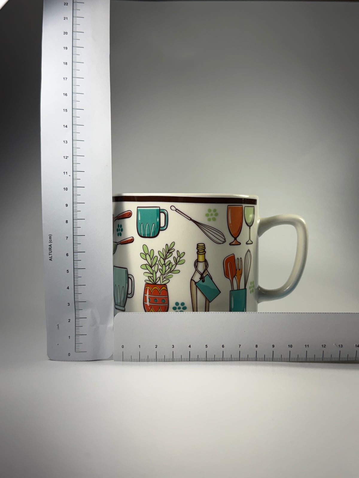 Taza Grande con Diseño de Utensilios de Cocina