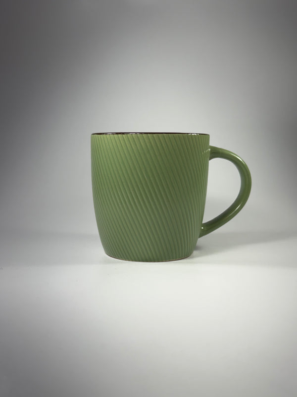 Taza de Colores con Líneas Diagonales