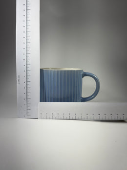 Taza de Colores con Líneas Verticales