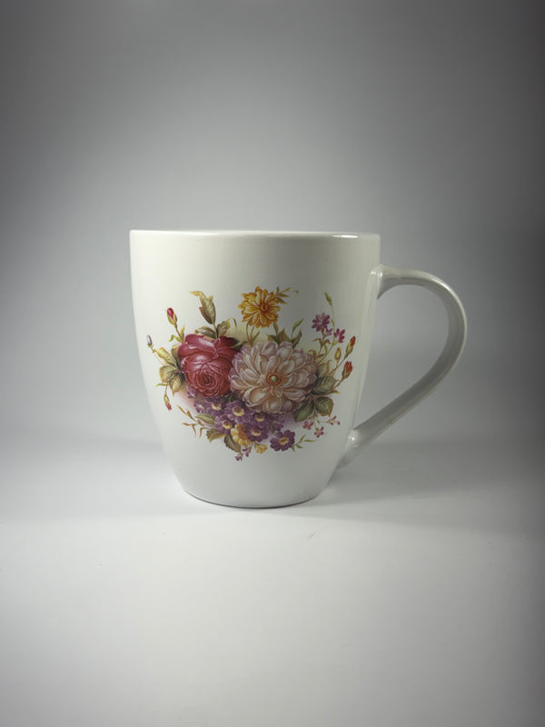 Taza Ovalada con Diseño de Rosas